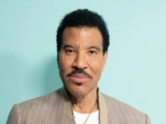 Lionel Richie asegura a sus followers que está «bien» después de que un mareo obligó a cancelar conciertos