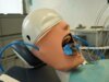 Nuevo robotic dental se acopla a los dientes del paciente para perforarlos