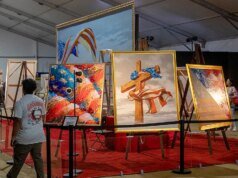 Artista pro-Trump lanza un poderoso mensaje sobre la bandera estadounidense y promociona una enorme pintura de Previous Glory