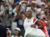 Serena Williams desiste de partida de duplas em Wimbledon com a irmã Venus