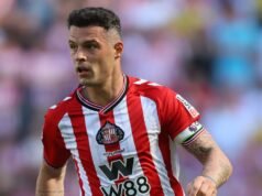 Xhaka permanece no Sunderland apesar da oferta do Chelsea