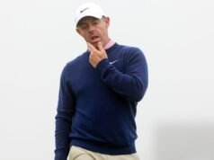 McIlroy perde terreno quando o nevoeiro interrompe o jogo com Fitzpatrick dividindo a liderança