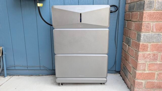 solix-battery-stack.jpg