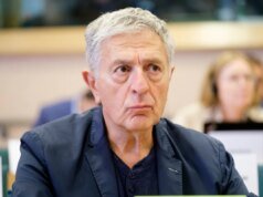 Al político que investigó los abusos de software program espía le piratearon el teléfono con el software program espía Pegasus