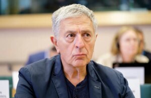 Al político que investigó los abusos de software program espía le piratearon el teléfono con el software program espía Pegasus