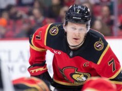 Los senadores definitivamente no están todavía resentidos por el intercambio de Brady Tkachuk y lanzan un programa de intercambio de camisetas poco convincente.