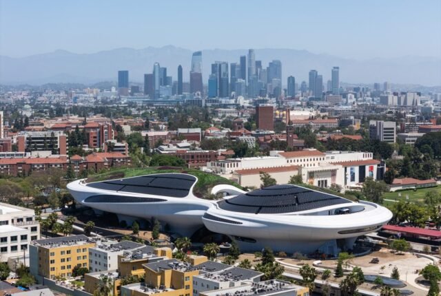 urlhttps3A2F2Fcalifornia-times-brightspot.s3.amazonaws.com2F822Fce2F42e3ff52415d9c48257681e7.jpeg